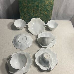Mid Century Richfield Japan Porcelain Shell Tea Cups & Saucers Gold Trim